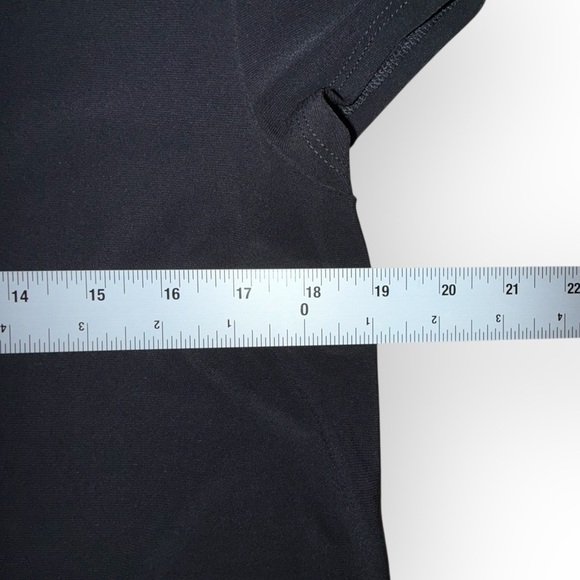 JOSEPH RIBKOFF Jersey Knit T-shirt w/ Gold Metal Accent - 12 Black - Picture 11 of 13